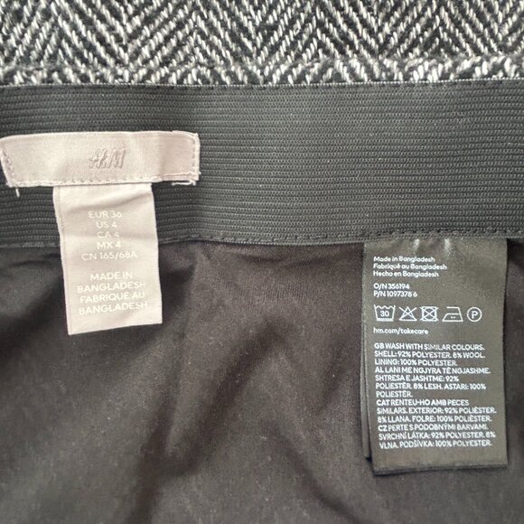 H&M black-and-white wool-blend chevron mini skirt preppy – size 4 Small - Picture 5 of 6